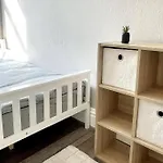 Modern 2 Bed Flat In Moseley