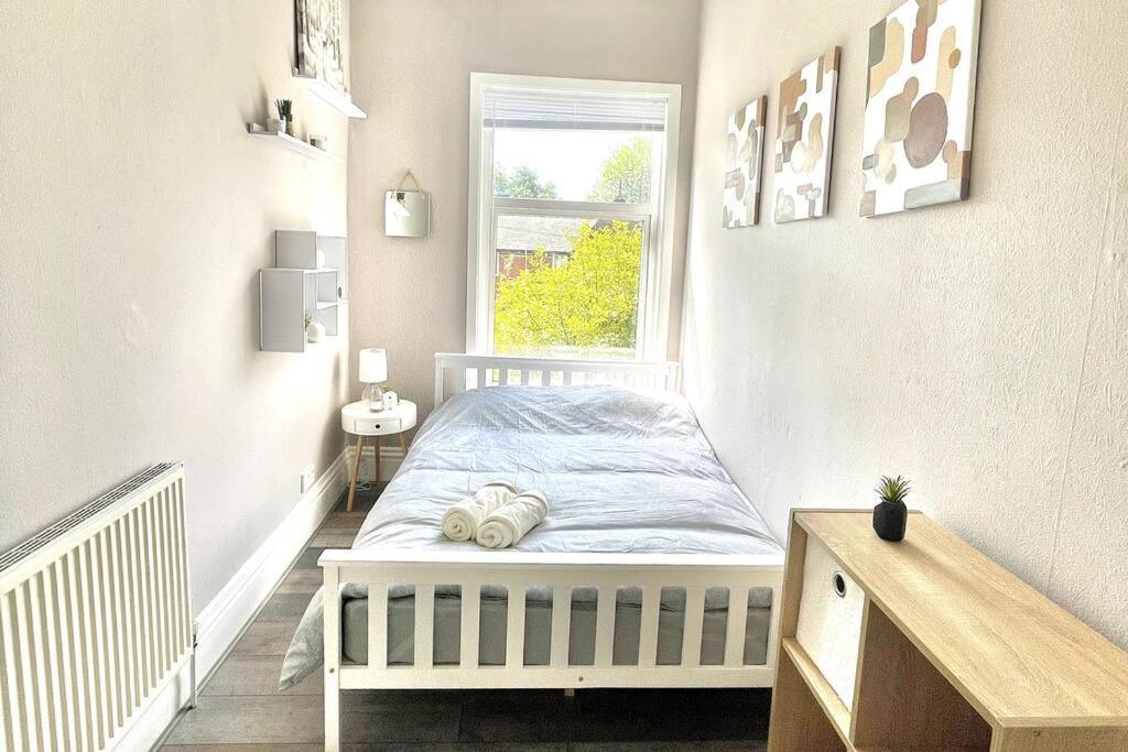 Modern 2 Bed Flat In Moseley * Birmingham