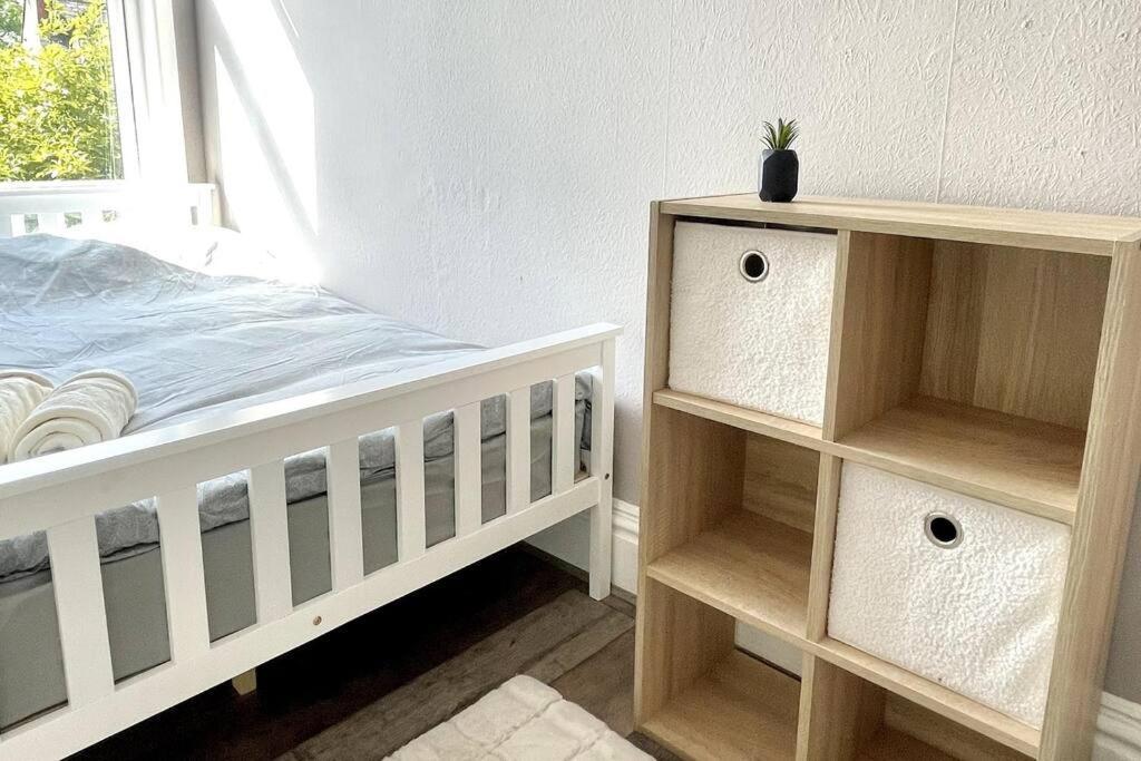 Modern 2 Bed Flat In Moseley Apartment