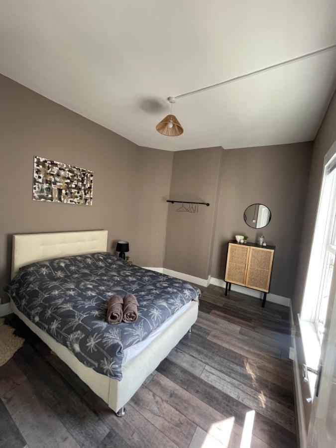 Modern 2 Bed Flat In Moseley * Birmingham